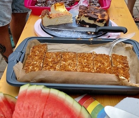Kuchen, Obst und jede Menge süße Köstlichkeiten standen den Besuchern zur Auswahl